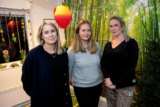 Lisa Lefwerth, Elin Fredriksson och Helena Strömbäck har skapat miljöerna på avdelningen själva, med eget material eller sådant som redan fanns på förskolan. 